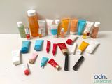 de nombreux types de produits de soins de la peau sur la table