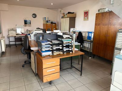 Mobilier de bureau openspace 1er étage comprenant : armoire …