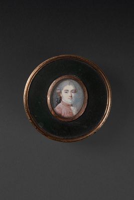 Boîte ronde en carton laqué vert avec intérieur en corne et …