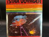 une photo montrant une boîte de jouets « Star Voyager » posée sur une table