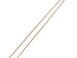 un collier en or auquel est attachée une chaîne