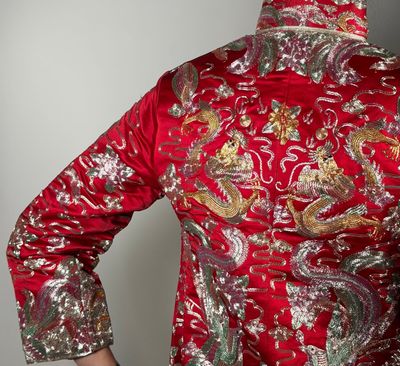 Chine, XXe siècle. Ensemble de mariage comprenant une veste …