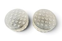 PLAFONNIERS (paire de) circulaires en verre moulé et base mé… (photo 3)