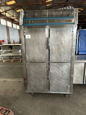 Armoire réfrigérée 4 portes Friginox, dimensions : L 124x81x…