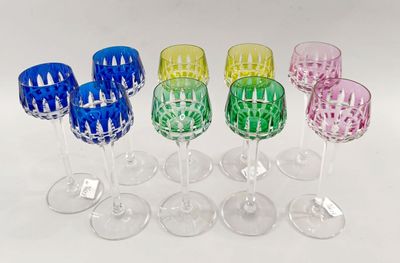 SAINT LOUIS - Suite de 9 verres sur pied en cristal taillé d…