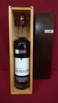 an image of a bottle of wine in a wooden box