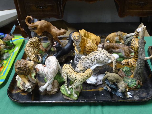 Un lot de fauves en biscuit (lion, panthère, jaguar…) (possibilit...