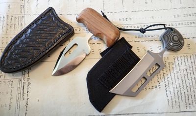 un couteau, un aiguiseur et un étui posés sur une feuille de papier
