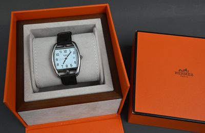 Hermès - Montre modèle Cape Cod de forme tonneau en acier, m…