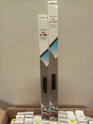 une boîte en carton contenant tout un tas d'appareils électroniques