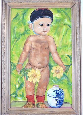 un tableau représentant un bébé avec un vase bleu et des fleurs jaunes
