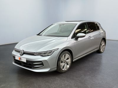 une Volkswagen Golf break argentée break break break break break break break break break break break break break break break break break break break break break break break break break break break break break break break break break break break break break break break