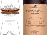 trois verres de vin avec des glaçons sur la table