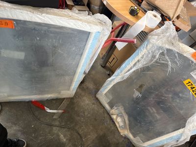 Lot de 2 fenêtres pvc. Vendu en etat - Photo 1