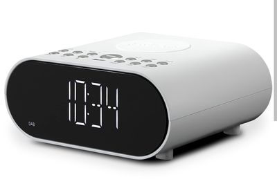 Radio-réveil Roberts Ortus, + chargeur à induction pour smar…