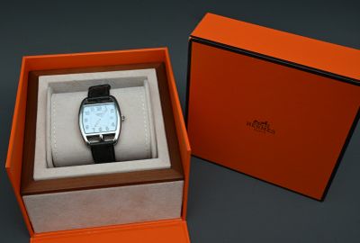 Hermès - Montre modèle Cape Cod de forme tonneau en acier, m…