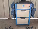 a picture of a machine that is sitting in a garage