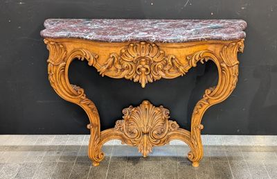 console ancienne en bois sculpté avec plateau en marbre