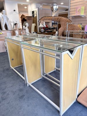 SUR DESIGNATION (74300 CLUSES) : Aménagement de magasin de v…