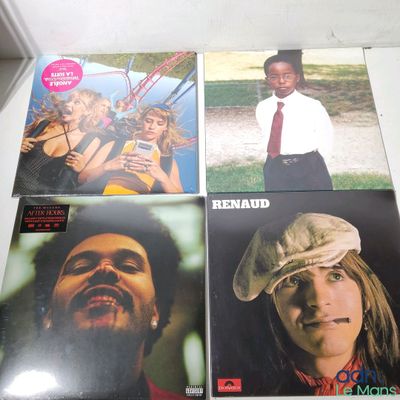 quatre pochettes d'album différentes représentant un homme coiffé d'un chapeau et une femme aux cheveux longs