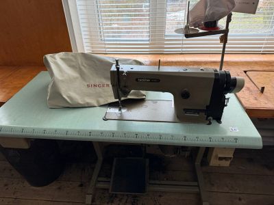 Machine à coudre BROTHER - Photo 1