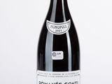 une bouteille de vin posée sur une table