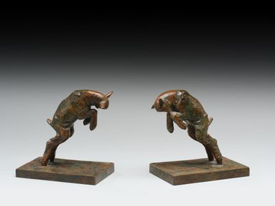 Paul SILVESTRE (1884-1974) Chevreaux se cabrant. Paire de se…