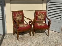 Paire de fauteuils à dossier bandeau en placage de loupe de … (photo 4)