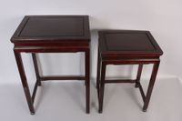 deux tables gigognes en bois exotique. (photo 3)