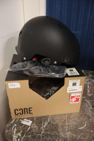 Casque vélo taille L XL marque CORE Protection