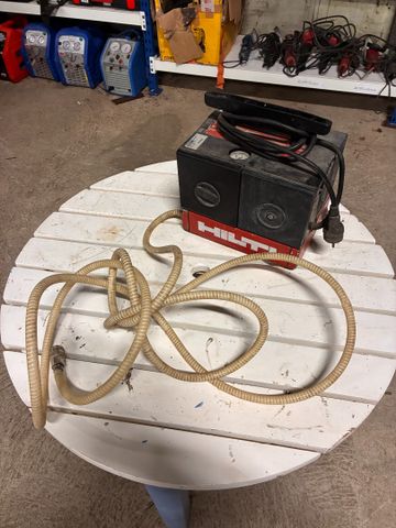 HILTI DD VP 7 – Pompe à vide. Démarre. Visite-le Lundi 24 novembr...