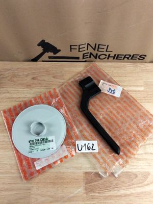 Lot de 2 pièces dont un couvercle de roue et un support Stih…