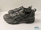 asics gel - kayano running shoes in black and grey