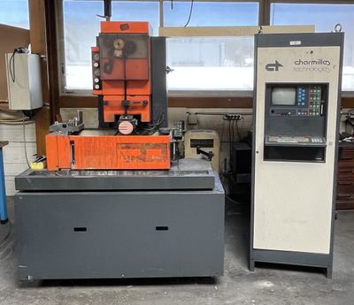 Robot CHARMILLES Robofil 100. Vers 1980 (HS).