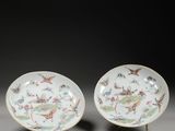 paire d'assiettes de la famille chinoise avec oiseaux et fleurs