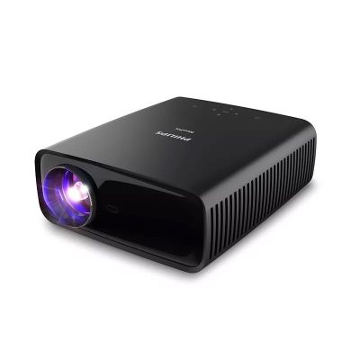 une image représentant un projecteur noir sur lequel brille une lumière violette