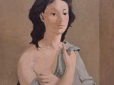 tableau représentant une femme en robe grise, les bras croisés
