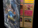 une image représentant une boîte du jeu de cartes à collectionner Pokémon