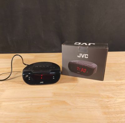 Radio réveil JVC La première photo est non contractuelle, à …