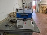 a machine that is sitting on a table in a room