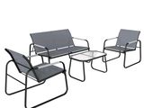 deux chaises et une table au plateau en verre, sur fond blanc