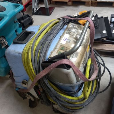 an image of a bunch of tools that are sitting on a table
