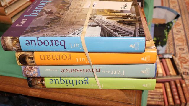 Lot de 4 livres: L’art baroque, l’art de la renaissance italienne...
