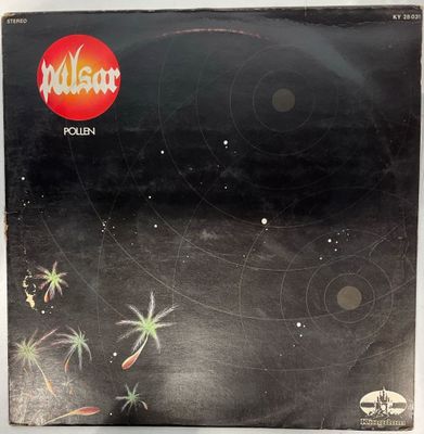 La pochette de l'album « Pulstar » est représentée sur un fond blanc.
