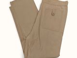 Les pantalons kaki pour homme sont de couleur beige clair et marron.