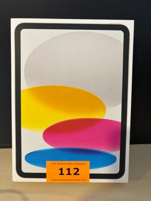 Le nouvel iPad 11 est exposé à l'Apple Store
