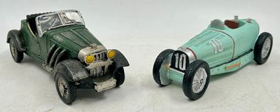 344 / CH-P10 (cui) / Deux maquettes de voiture de cour…