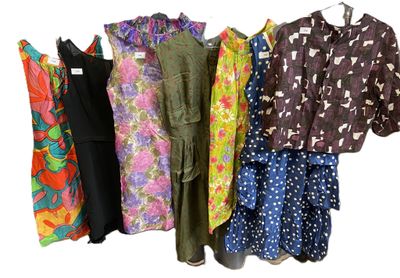 Ensemble de 6 robes et 1 chemisier, années 1960/1970