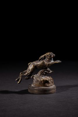 LIEVRE COURANT Signé P. DREUX Mascotte automobile en bronze …