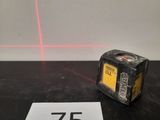 une photo d'une feuille de papier sur laquelle est posé un laser